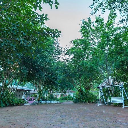 Pou Villa Luang Namtha Exterior photo